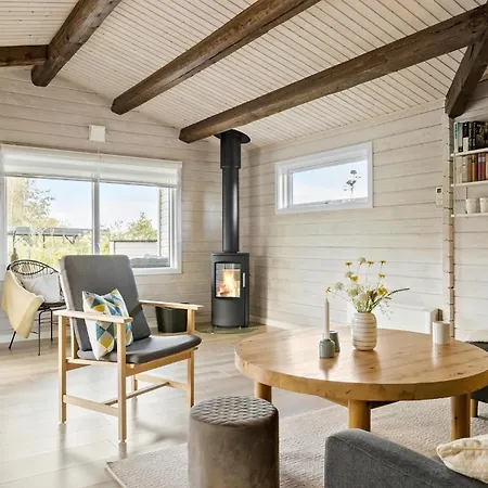 3 Bedroom Beautiful In Sydals